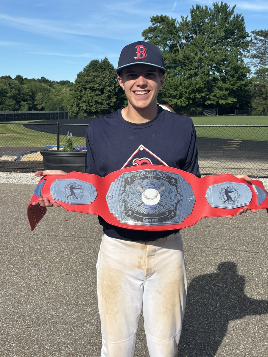 18U Red split their games today in the OBT tourney. Game 2 with the 10-9 walk off win. 

<a href="/justin_smigel/">Justin Smigel</a> 4.1ip 2H Er 4BB 5K. 2/4 4bi sb
<a href="/tristan3philips/">Tristan Philips</a> 2/2 2R 2SB
<a href="/z_smigs/">Zachary</a> 2/4 R RBI

Justin with the game MVP belt