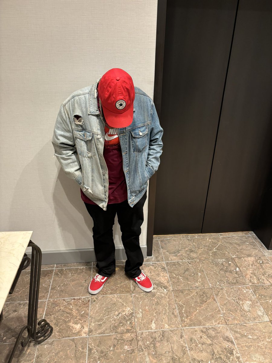 jbandz__'s tweet photo. Cheers to Another Year on my Birthday being 25!! 🥳🎉 https://t.co/8d2EjWJQvS