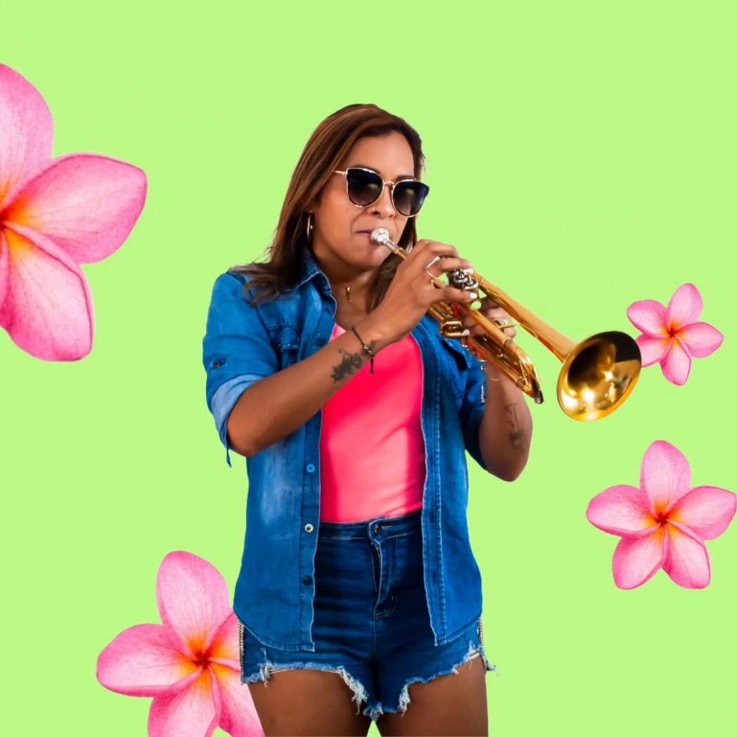 Grisel está con nosotras desde nuestra primera alineación 2017. Además de tocar trompeta toca percusion menor🪘🪇 Una morena con mucho talento y buena vibra 😍

Frase icónica de ella: 

"Listo Calisto" ✅

Recomendación musical:

Balkan Paradise Orchesta - Manea Cu Voca.