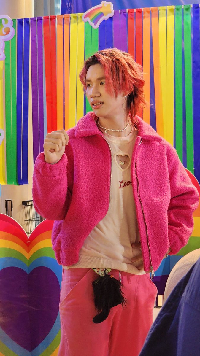 they_mademyday's tweet image. #George4MIX หนุ่มคนนี้แอบดื้อเงียบค่ะ
#4MIX
#PrideForAll #PrideThailand #NONTHABURIPRIDECELEBRATION🏳️‍🌈 #CentralWestgate