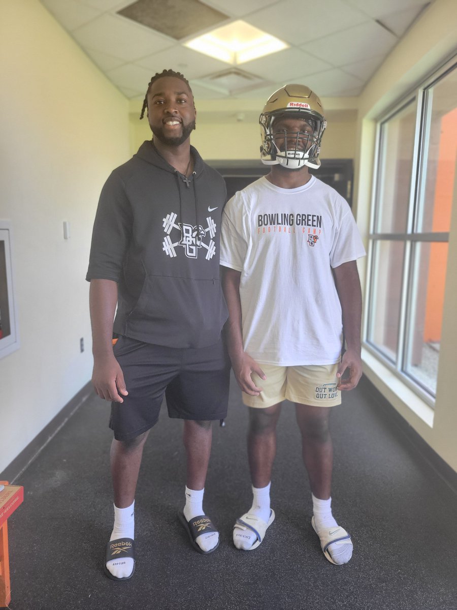 Samuel Poriah (@poriasammy) on Twitter photo Had a great day at Bowling Green Camp today, finishing top 5. <a href="/walkerashburn47/">walker ashburn</a> <a href="/CoachEricLewis/">Coach Lewis</a> <a href="/CoachSLawanson/">Sammy Lawanson</a> <a href="/Coach_TDavis/">Tony Davis - UCA</a> <a href="/CoachCollins/">Coach Collins</a> <a href="/CoachBrown_DL/">Corey Brown</a> <a href="/INShowcase1/">Indiana Showcase</a> Had a great day at Bowling Green Camp today, finishing top 5. <a href="/walkerashburn47/">walker ashburn</a> <a href="/CoachEricLewis/">Coach Lewis</a> <a href="/CoachSLawanson/">Sammy Lawanson</a> <a href="/Coach_TDavis/">Tony Davis - UCA</a> <a href="/CoachCollins/">Coach Collins</a> <a href="/CoachBrown_DL/">Corey Brown</a> <a href="/INShowcase1/">Indiana Showcase</a>