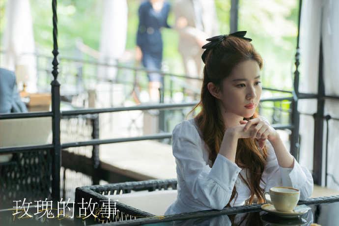 pia2423's tweet photo. The writer told LiuYifei when she offered the series that Yimei is a complex character a& the general audience might not like her especially her decisions as the series go by.But she replied, that it would be an interesting role to play because Yimei is not perfect .
#TaleofRose https://t.co/DR6jTg1XF0