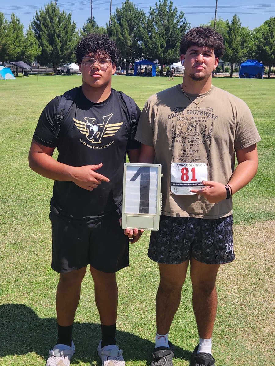 HalstonHarper08's tweet image. Placed 1st at the USATF National Championships AZ(15-16) with a 45.5 throw. Next stop is Colorado for regionals.@V_TownThrowers @VTownTrack @NicholasNikias