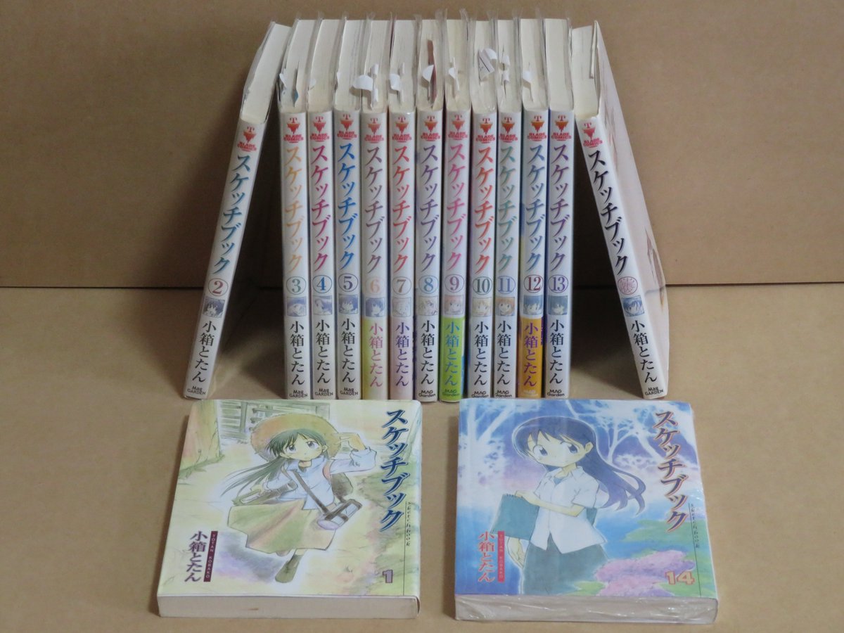 Hobarun's tweet photo. アニメを知ってから買い始めたスケブの単行本
実家に置きっぱだった一部の巻も回収してきました
1巻と出張版以外は新書で買い揃えていました

ちなみに最終巻の14巻だけは未だに封を開けていないので、自分の中でこの作品はまだ完結していないのだ
#スケッチブック https://t.co/BqkCHjQLM5