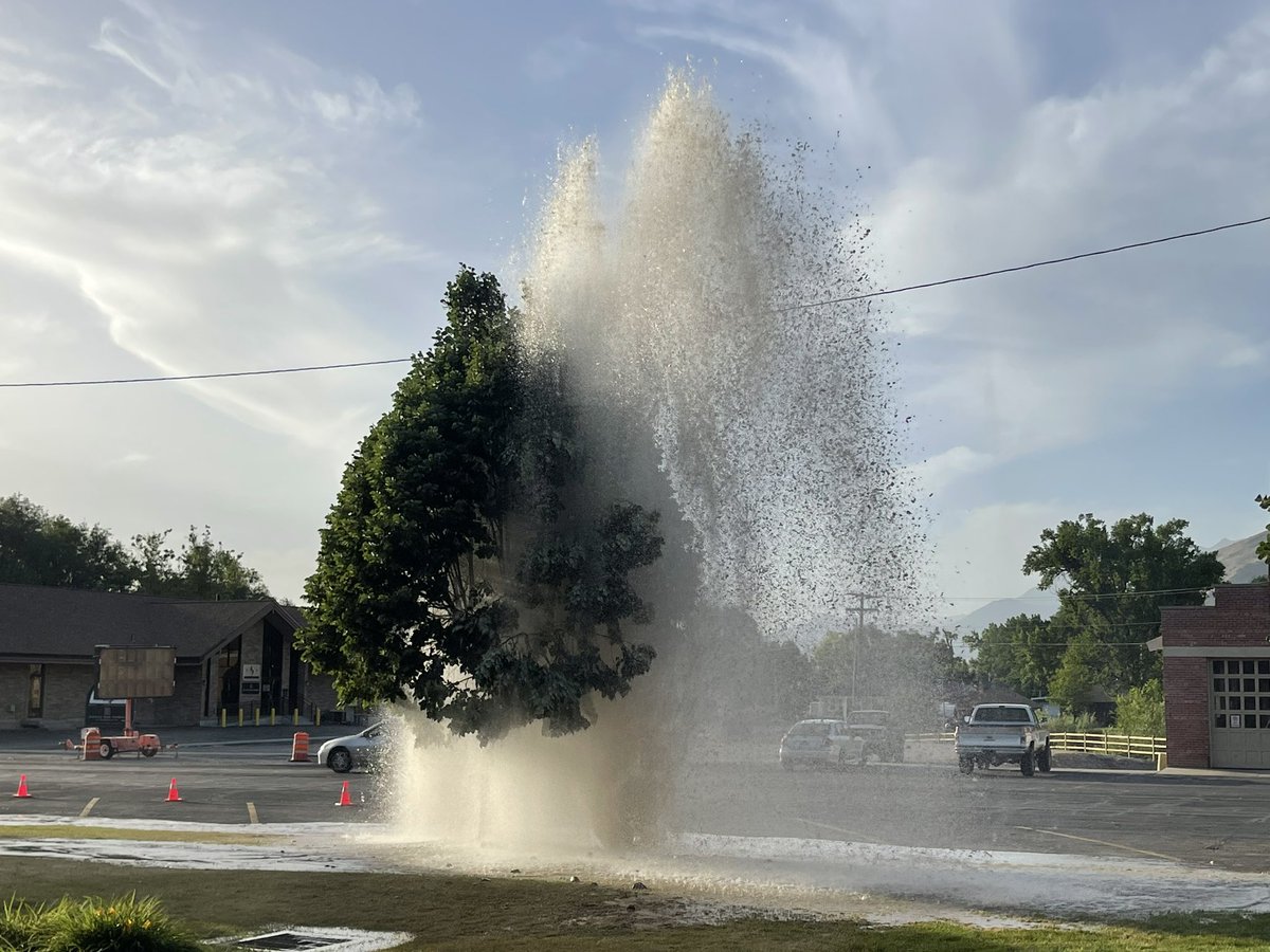 This was wild.  Rocks are flying out of the ground.  #springville #brokenwaterline