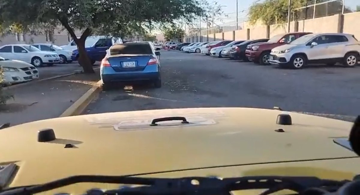 Denunciante que no fue atendida en las oficinas a un lado del CERESO le contesta a <a href="/fgjesonora/">Fiscalía de Sonora</a> 
<a href="/AlfonsoDurazo/">Alfonso Durazo</a> 
En vivo: 🔴📹👇
facebook.com/share/v/o5sL4X…
 #ElMitotero #OrgullosamenteMitotero #Hermosillo #Sonora