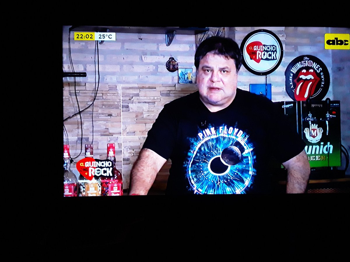 Viviana_Florent's tweet photo. @Fedearias77 @ABCTVpy Buenas buenas 🍻🍻
Otra noche de sábado con el #QDR https://t.co/u1y98Ue46a