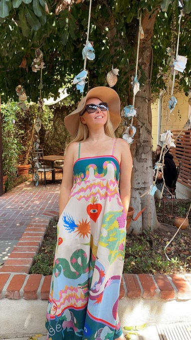 2 pic. My wish is for an endless Summer https://t.co/yNf4W4duLL