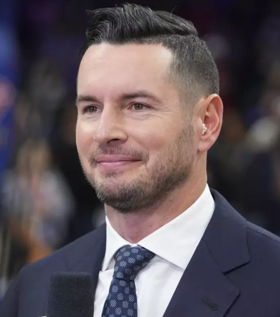 Dice <a href="/LATimesSports/">L.A. Times Sports</a> que hoy <a href="/LosLakers/">Los Lakers</a> formalmente entrevistaron en persona a J.J. Redick.

No harán anuncio alguno de contratación hasta después de concluidas las #NBAFinals.

¿Te parece que J.J. Redick sería un buen coach de Lakers?