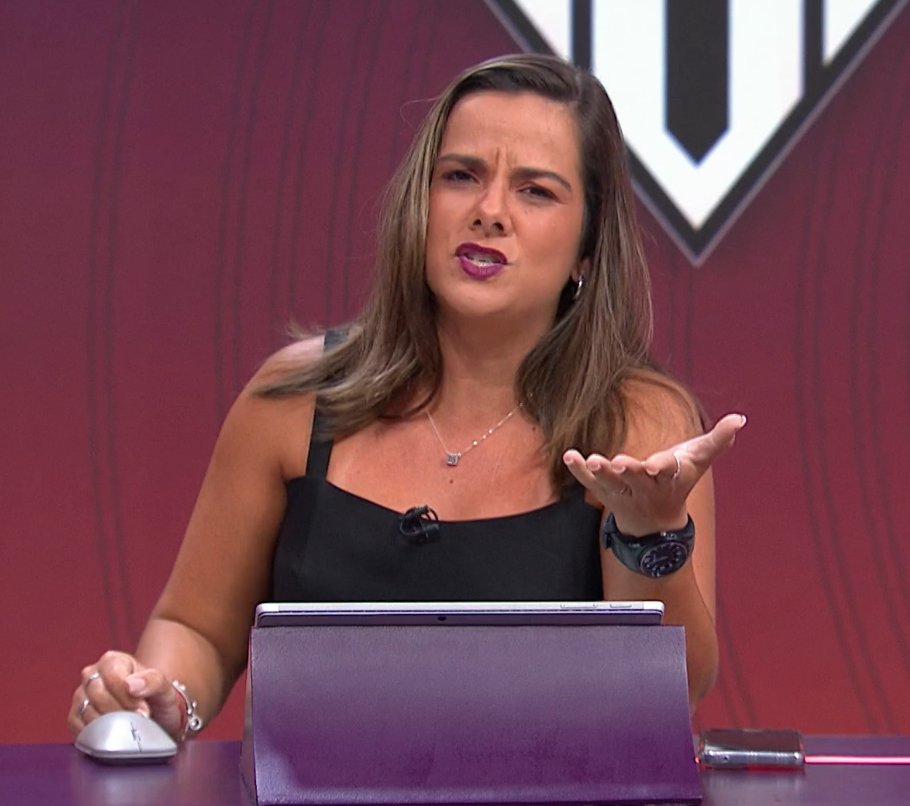 goleada_info's tweet photo. Camila Carelli, sobre a agressão de Guga a um cinegrafista do SporTV:

- É muito lamentável, o Guga tem tanta coisa para estar preocupado. Por exemplo, por que ele estava no banco? Por que ele não entra em campo? Um atacante faz a lateral direita e o Guga não entra em campo. Essas são as preocupações de um jogador de futebol, não agredir um repórter cinematográfico que estava fazendo seu trabalho.

🗞️ Troca de Passes
📸 SporTV