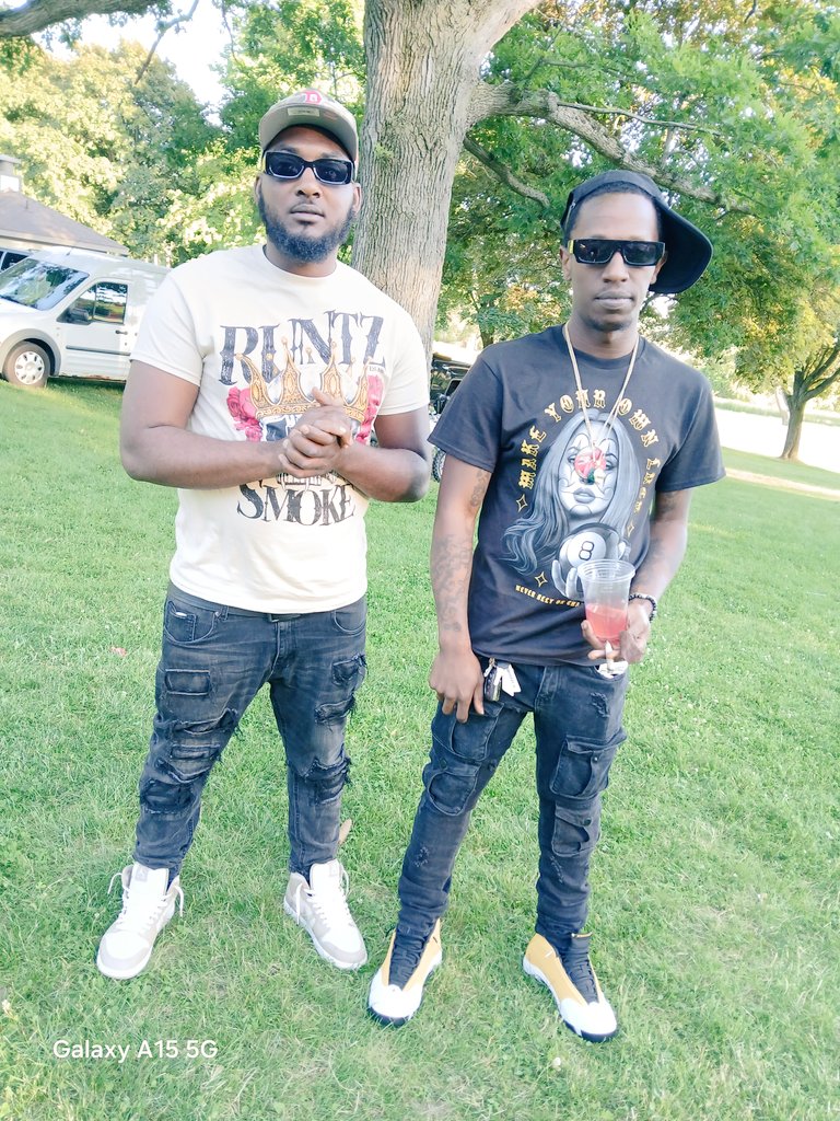 magitsetstackz's tweet photo. From Grandma Stoop To Da Coop 💯💙
#RightHand
#20plus
#ForeverMagitset https://t.co/0x0n9R8E6R