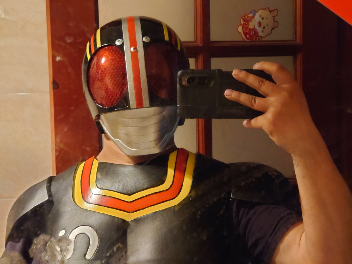 New Kamen Rider Black equipment

Night 🌃 take pic 😉
