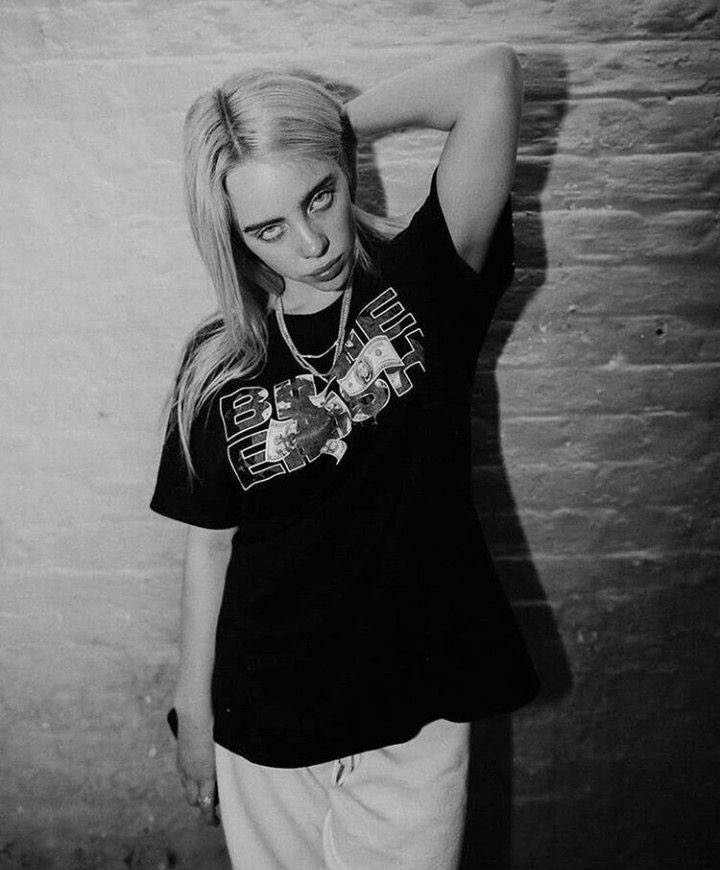 signofbills's tweet photo. me trying to seduce the merch seller at the hmhas tour cause the tickets were expensive enough https://t.co/4vszgD4CgL