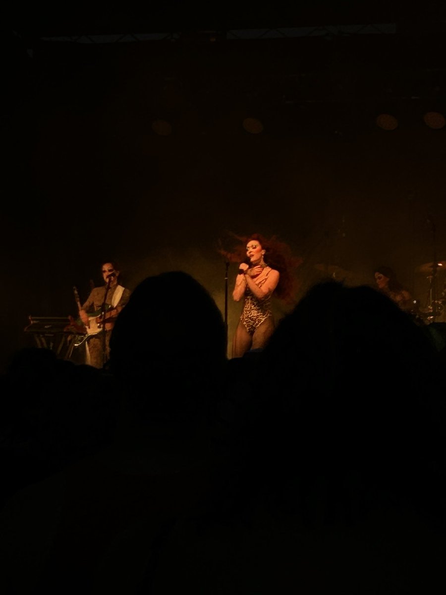 gwsvon's tweet image. I FUCKING LOVE YOU CHAPPELL ROAN. SUPERSTAR. #KentuckianaPride #ChappellRoan 🤍🤍😭😭😭😭