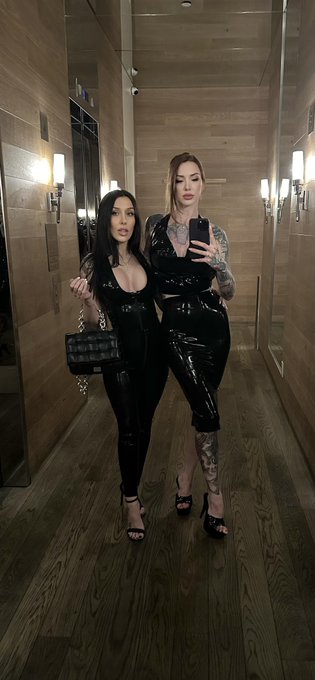 Who is sending for our dinner?   NYC | FEMDOM | FINDOM https://t.co/P9qFogEyHP
