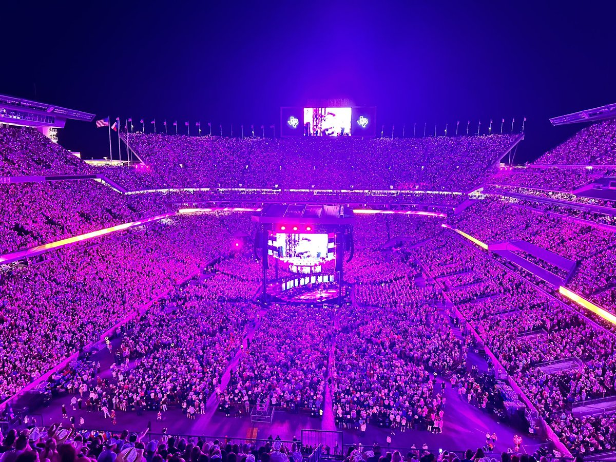 George Strait says on stage tonight’s concert attendance is 110,905: