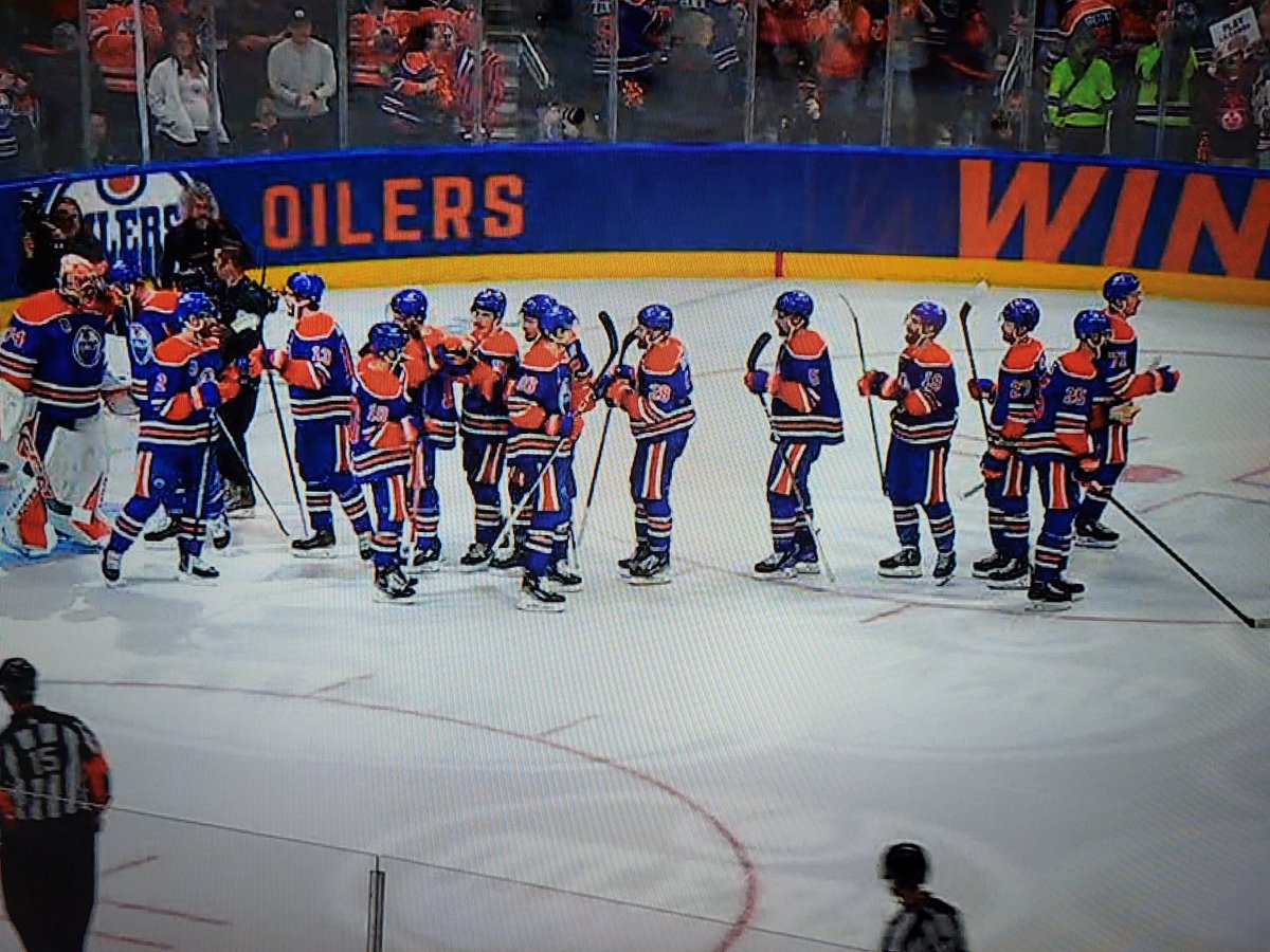 SAOilersFan91's tweet image. After waiting since 2006 to experience the Oilers winning a Stanley Cup finals game, imma enjoy the shit out of this regardless of circumstances. Keep grinding boys!