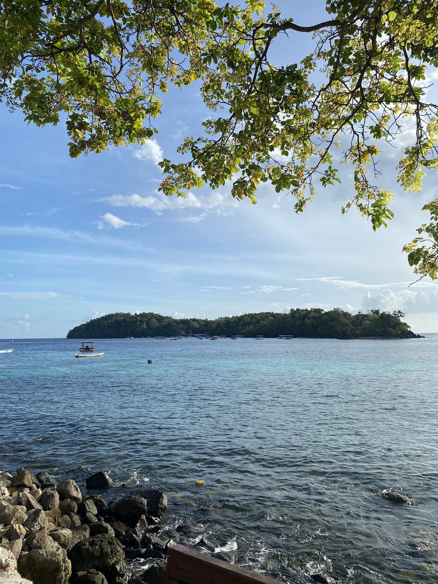 daedosoo's tweet image. 🥺🥺 sabang in aceh is insanely pretty y all…..