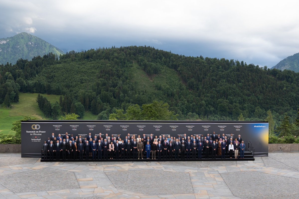 瑞士秀丽山川的祥瑞之气，为和平峰会定下了主格调。
