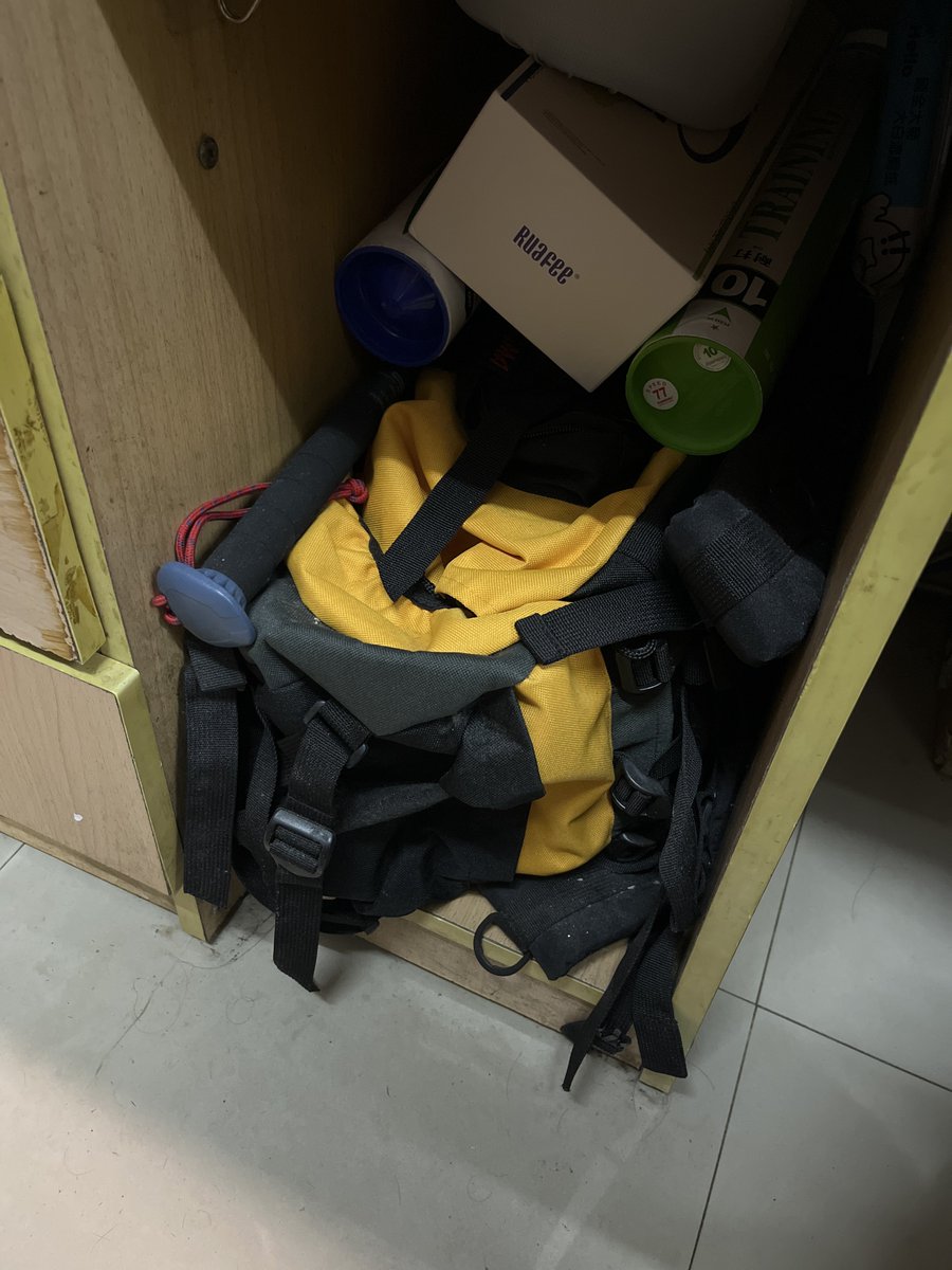 Creat_NNOUU's tweet photo. 前に買った65Lの登山用バックパック、重装ハイキング用に買ったけど、一回しか使わずにずっと部屋の隅で埃をかぶってた。最近短期旅行の予定ができたから、このバックパックがスーツケースより便利かもって気づいた!
#登山バッグ #バックパック #65L #短期旅行 #旅行準備 #アウトドア #旅行好き https://t.co/oeA8XC6cRU