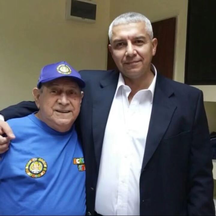 DocRobertoGomez's tweet photo. Amor y nostalgia. Ya no estás, viejo, pero tus valores siguen guiando mis pasos: honestidad, esfuerzo y respeto, tres palabras que te definen perfectamente.

Gracias por tu ejemplo. Gracias por todo y por tanto. Hoy elijo homenajearte a ti. ¡Feliz día, te amo! ♥️ https://t.co/2ryYu4JkDR