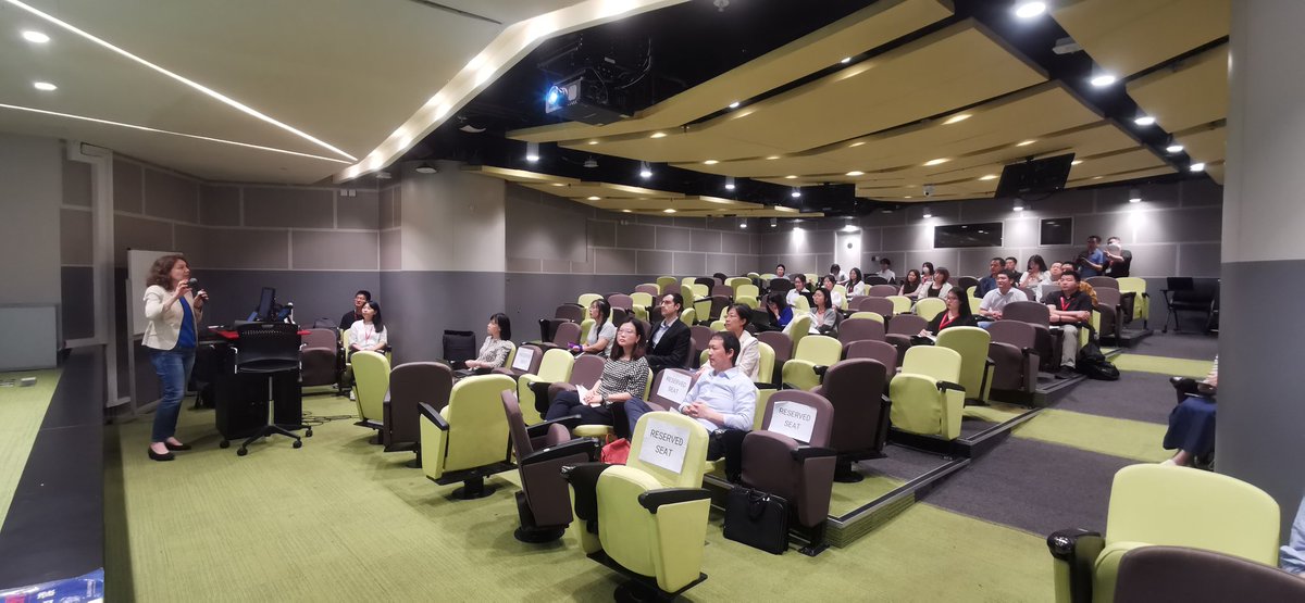 Kanglong_Liu's tweet photo. Much honored to chair Prof. Malhberg's keynote speech. A lot of food for thoughts... @MichaMahlberg https://t.co/z7RoXJiqyM