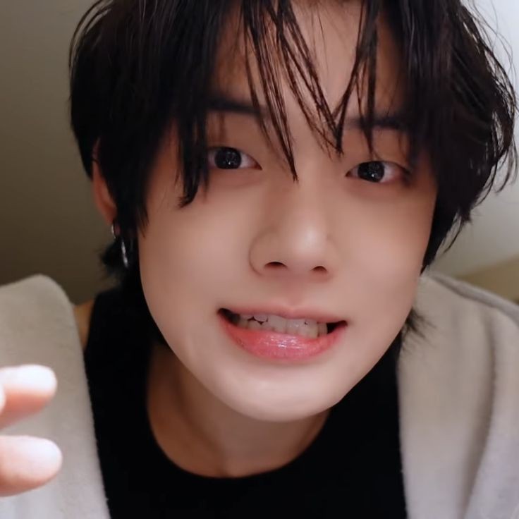 OUBAITORl's tweet photo. ㅤ
ㅤ
Selamat pagi dari yang baru mandi.
ㅤ
ㅤ https://t.co/ApseKLXw0L