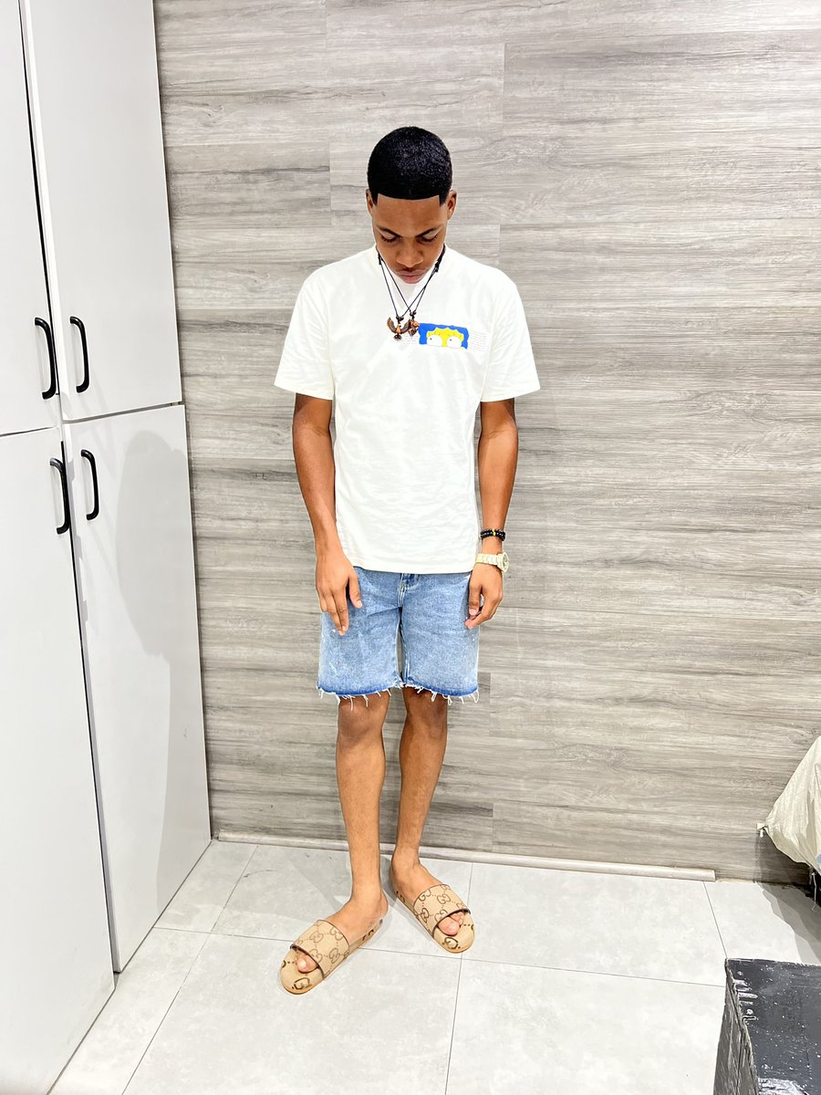 Perry18__'s tweet image. 1 Time Gone It Use to Drizzle Now It Start Rain 💰