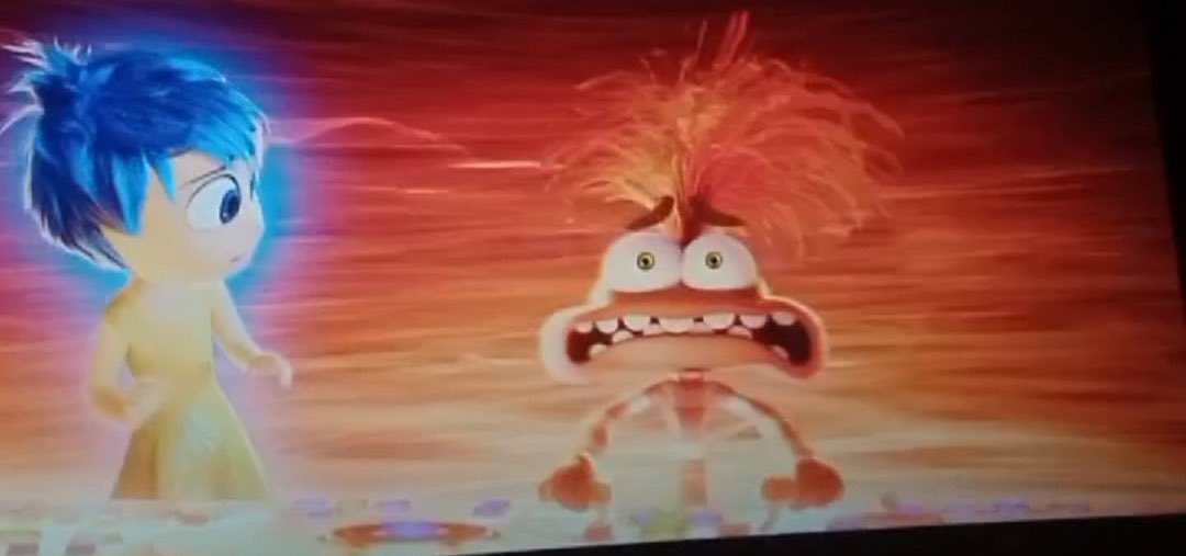 Velendiii's tweet image. El momeento donde Riley sufre un ataque de ansiedad y le empieza a doler el pecho, quedarse sin aire, y a temblar DIOS, duele mucho más cuando pasaste y pasas x eso. Nunca una peli de Disney me hizo sentir tan identificada 😭❤️‍🩹 #Insideout2 #Intensamente2
