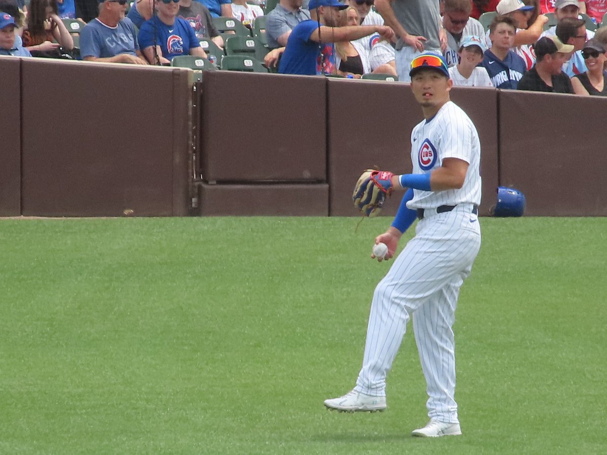 ChicagoBayStars's tweet photo. Seiya is the cleanup hitter of Cubs.
Seiza means sitting in a kneeling position.
Why did Seiya seiza near the second base?

#cubs
#seiyasuzuki
#鈴木誠也 
#正座
#鈴木正座 https://t.co/g06ZtQqxdu
