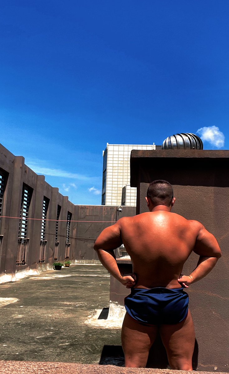 喜🐻的请鼓励，谢谢 #肌肉熊 #粗腿  #翘臀 #壮熊 #裸体 #猛男 #天体 #big #肌肉狗 #asian #Musclebear #全裸 #猛男 #大胸肌 #肌肉崇拜 #脂包肌 #exhibitiongay #beefy #农牛 #打桩机 #黑皮