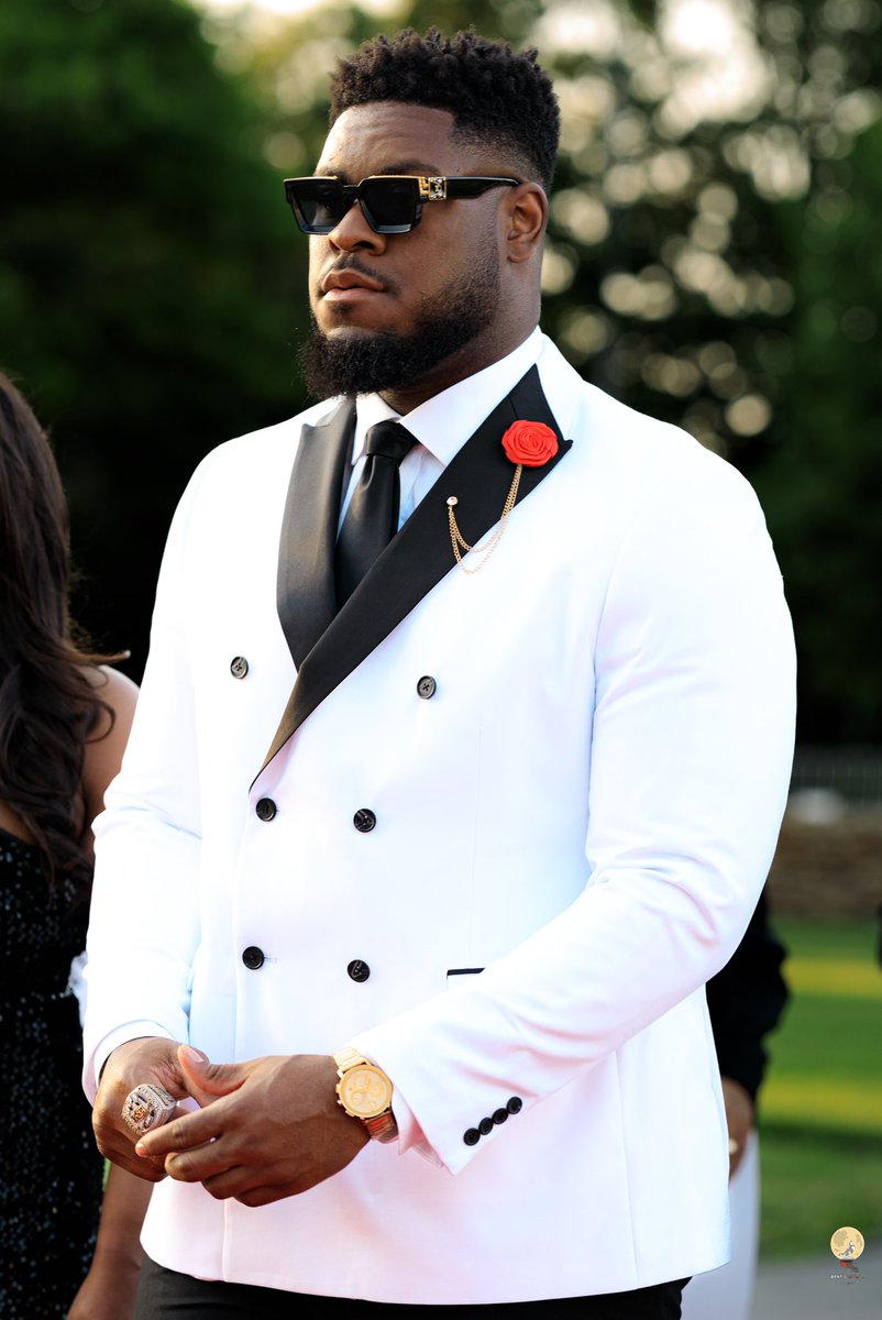BowTieSports_18's tweet photo. Trey Smith at the Kansas City Chiefs Super Bowl Ring Ceremony on June 13, 2024, in Kansas City, Mo. 
CONGRATULATIONS 👑 @treysmith

#Chiefskingdom    #Fitlist 🕴️

📸 @BowTieSports_18

   @TalkPrimeTime @ChiefsBlitz https://t.co/937pYkQfjG
