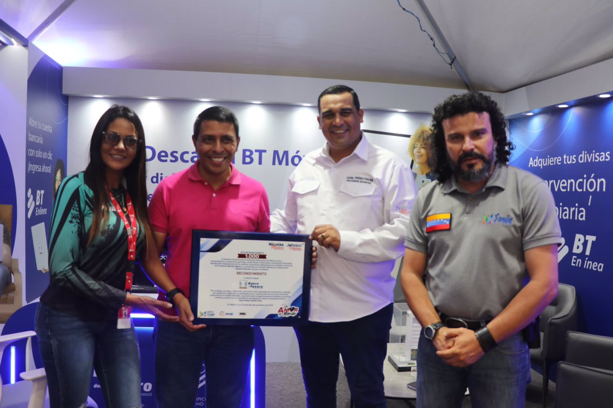 bcodeltesoro's tweet photo. @jimmyojeda79 @minecofinanzas Durante la actividad, se realizó una reunión con el Secretario Sectorial para el Desarrollo Económico Productivo de Mérida, @PedroGPineda1 y el Pdte. del Fondo Merideño para el Desarrollo Económico Sustentable (@fomdes2020) José Gregorio Martínez. https://t.co/3SC3eutstD