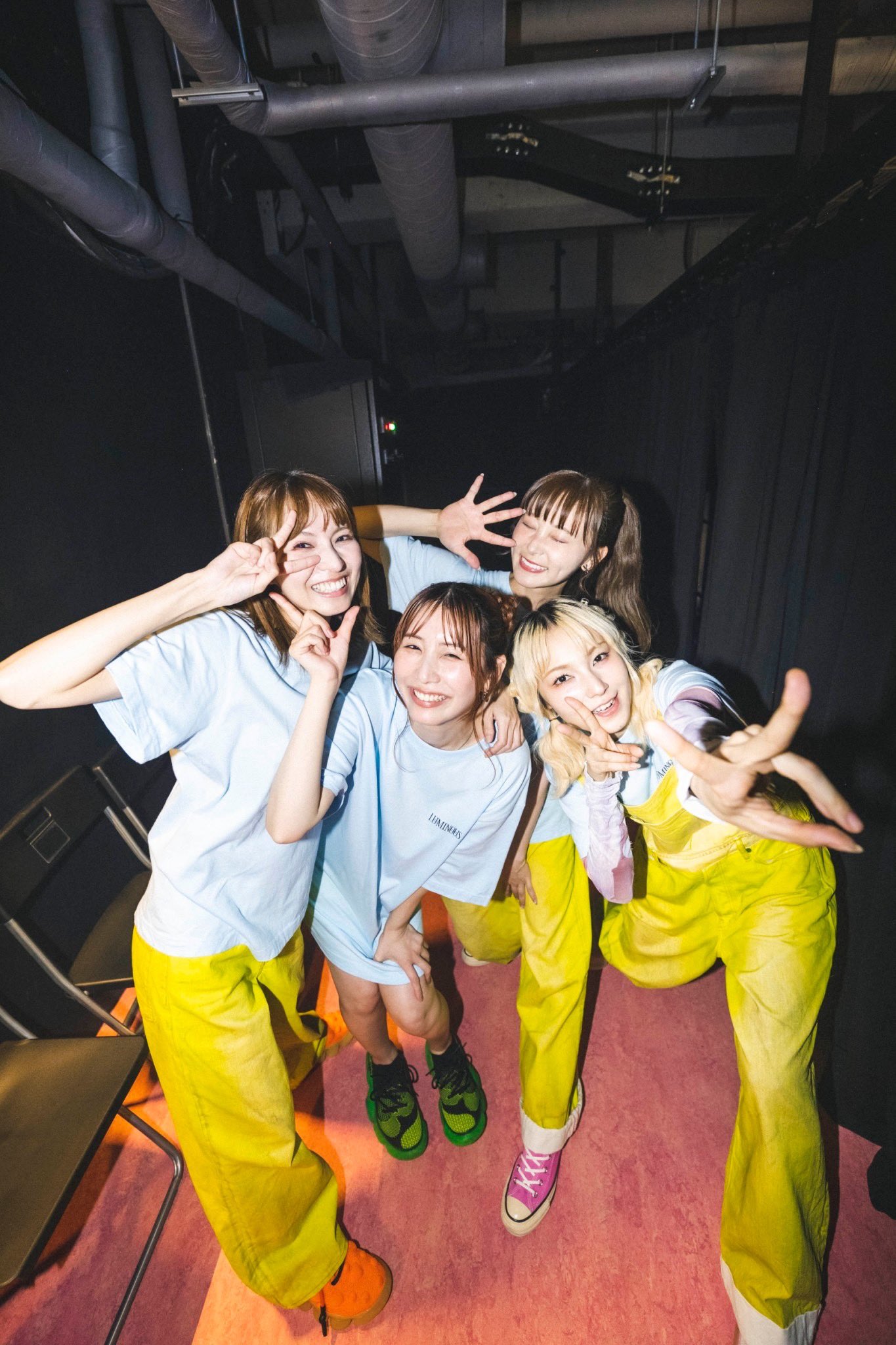 GQKsboZaEAAL_3e?format=jpg&name=large