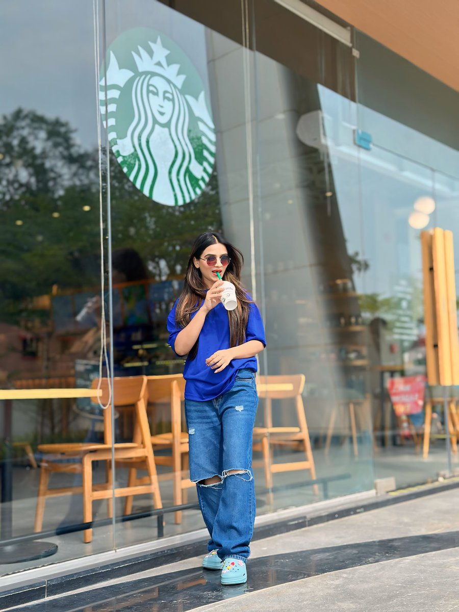 આગ લગાડવાનો સ્વભાવ નથી મારો, 
  પણ પર્સનાલિટી જોઇને લોકો બળી જાય તો હું શું કરું !!