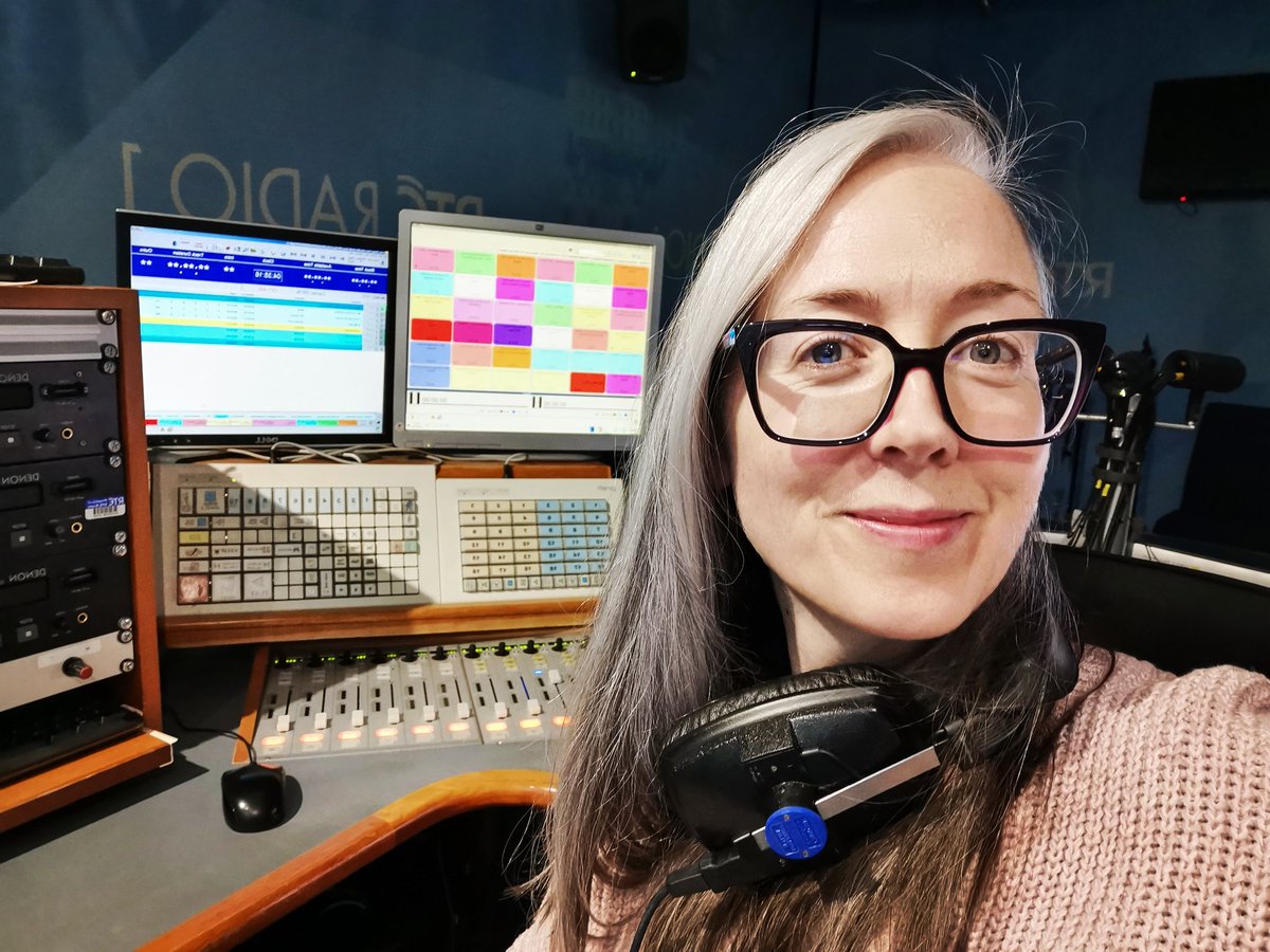 Standing by with my (digital) mixtape full of Sunday morning songs 🎶 Hope you can join me from 6am on <a href="/RTERadio1/">RTÉ Radio 1</a> for Rising Time 🎧 #risingtime