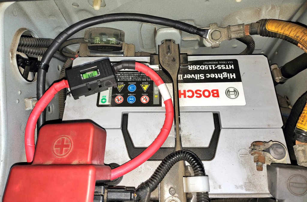 sc54_NC3_camp's tweet image. 本日はハイエース君に【EcoFlow Alternator Charger】を取付けます🛠
配線をエンジンルームから室内に通すのは左側ステップの所からでOK👍
割と簡単で、中々綺麗な作業が出来ました😊
これでDELTA MAXに走行中の高効率充電が可能に💪
素晴らしい装置ですね👍🤩
#EcoFlowAlternatorCharger