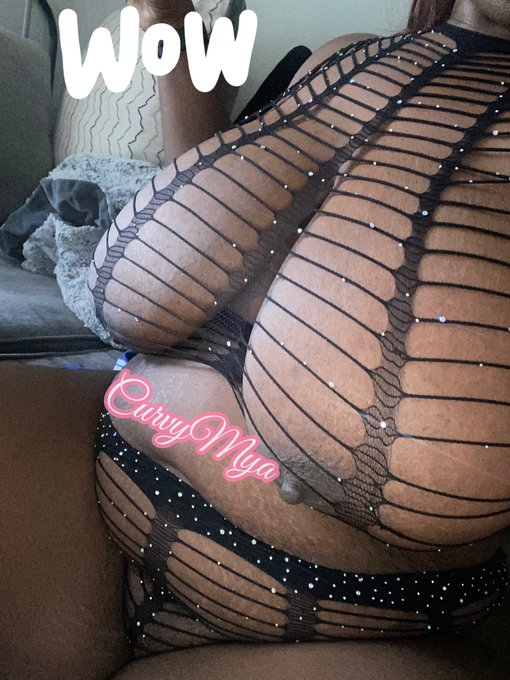 CurvyMya- Busty Ebony’s pics and videos