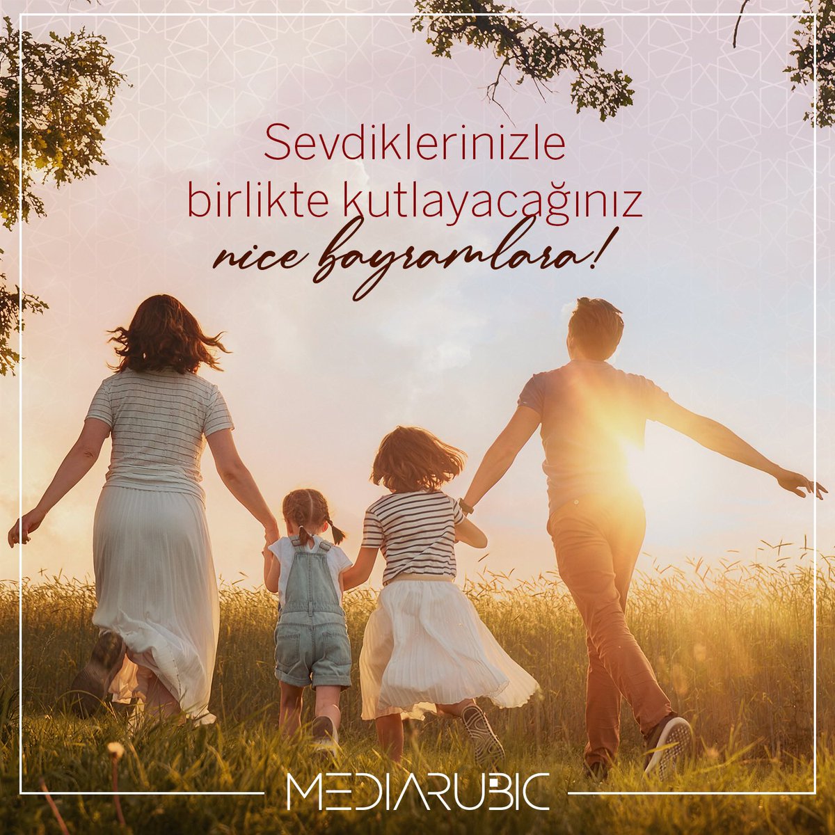 Sevdiklerinizle birlikte, kalplerinizi ısıtan, huzur ve mutluluk dolu bir bayram geçirmenizi dileriz. Bayramın getirdiği neşe, tüm yıl boyunca sizinle olsun. Bayramınız kutlu olsun!