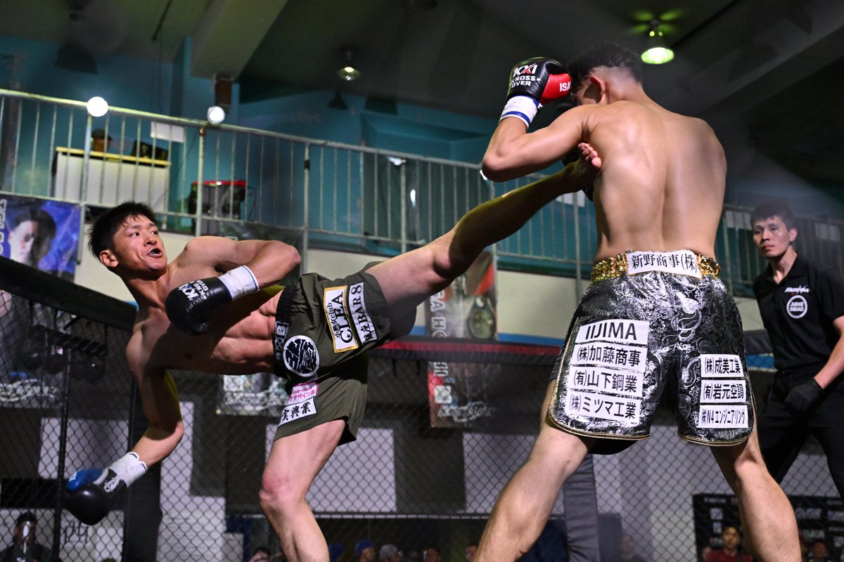 KrossoverF's tweet photo. 6.16『KROSS×OVER-CAGE.3-』&『LEVEI-G PRO』
#KROSS×OVER-CAGE.3-　 #GENSPORTSPALACE
#LEVEIG　@KrossoverF　#KROSSOVER

第5試合 KROSS×OVER KICK WELTERWEIGHT(-67.5kg)
FIGHT 3分3R
×#ヤン・マイケル(ルーマニア/ウエストスポーツ)　
〇#乾秀人(Bang Bangジム)
※　2’13”　TKO　左ストレートにてダウン×2
