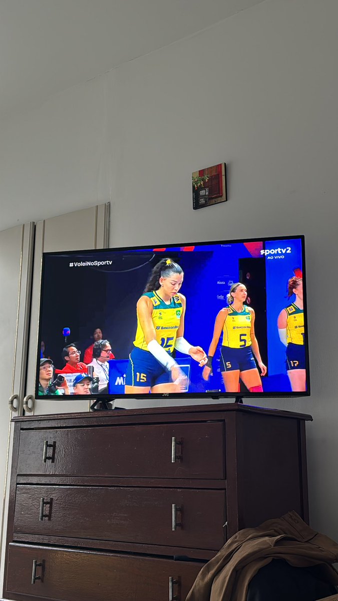 rafaelmooca's tweet photo. Estamos aqui em Londres 🇬🇧🇬🇧
Ligados no @sportv e no massacre da seleção brasileira de vôlei 

Rafael e Thiago ❤️🇧🇷
#VoleiNoSporTV #sportv #volei https://t.co/pMDQGdtj0d
