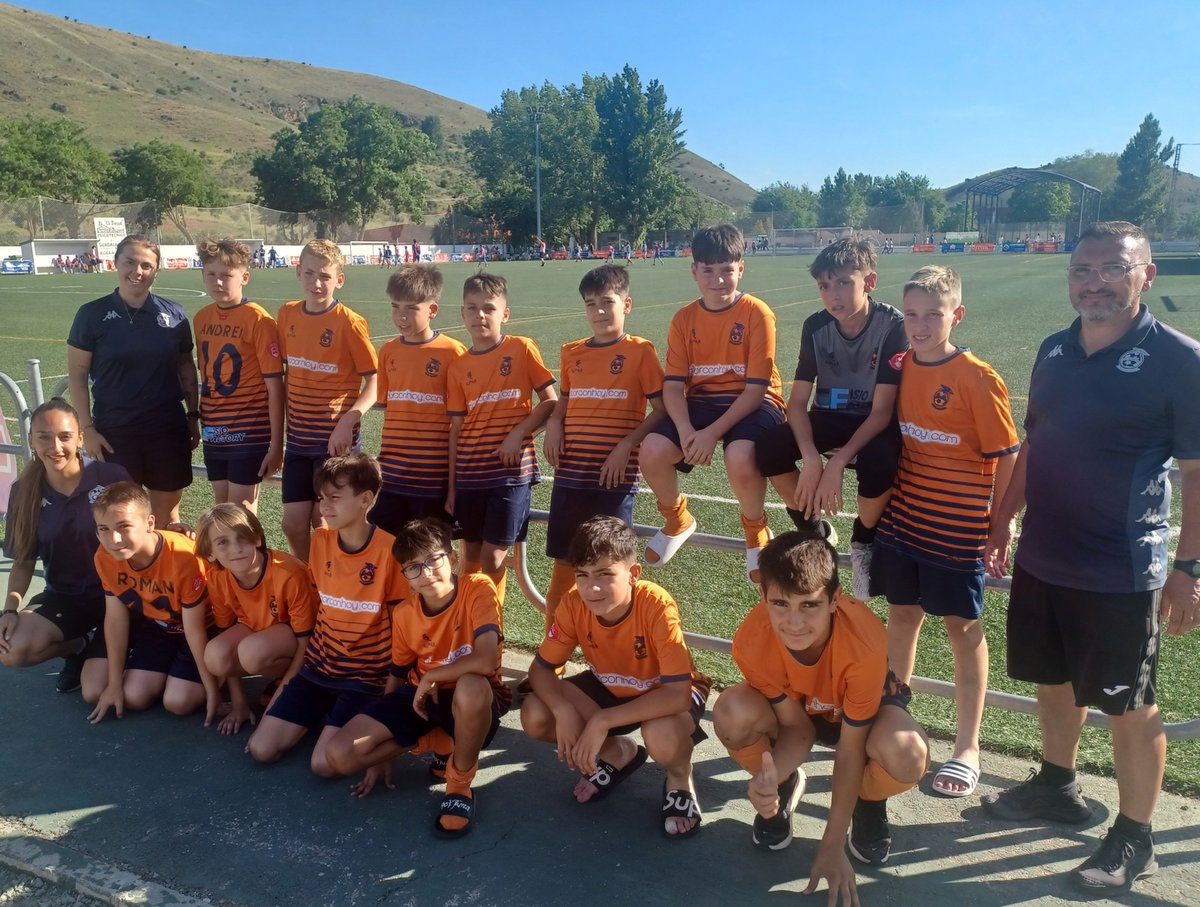 Brillante participación en la "Sigüenza Cup", nuestro torneo de referencia desde su inauguración.
Campeones en Benjamín e Infantil.
En Alevín, presencia hasta semis.
Gracias a nuestro club hermano, <a href="/cd_siguenza/">CLUB DEPORTIVO SIGÜENZA</a>, por la gran organización y la fabulosa acogida otra temporada más.