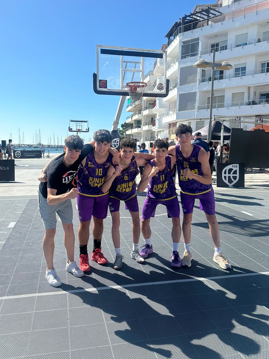 uemataro's tweet photo. 🤯 𝗙𝗜𝗡𝗔𝗟𝗜𝗦𝗧𝗘𝗦 del #FEB3x3U17…

✅ Victòria 21 a 10 a les semis 🆚 Cornellà.
🚀 Aquesta FAMÍLIA s’ha guanyat el dret de seguir somiant i de fer-nos somiar…

🔄 I si sí? Repetim la història?

🚨🏆 13.40h 𝗙𝗜𝗡𝗔𝗟 del Campionat d’Espanya #U17M!

🟡 JUNTS, EQUIP! 𝗠𝗔𝗧𝗔𝗥𝗢́ 𝗣𝗮𝗻𝗱𝗼 𝟯𝘅𝟯.
#somgrocs💛💜