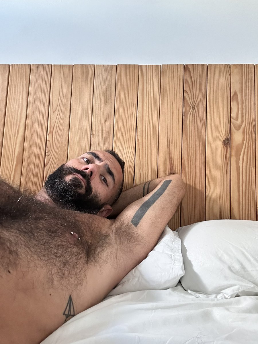 Buenos días ¿cómo ha empezado el domingo? Yo de resaca