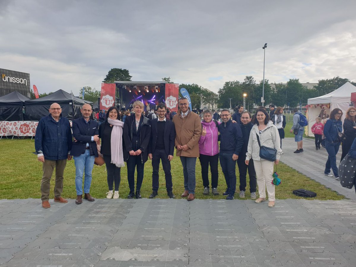 EmmDuplessy's tweet photo. Magnifique Festival de musique 🎶@legrandunisson à Saint Jean de la Ruelle dans @metro_orleans ! Merci à Monsieur le Maire @fabien_rds, @HeleneLorme, @AnneLeBihan et tous les élus municipaux de @Sjrofficiel pour l'organisation ! ✨ #Orléans #ingre #saran #NouveauFrontPopulaire https://t.co/qy2EMxSDGA