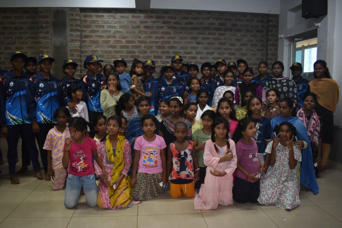 NCCDte_TNPAN's tweet photo. +Final day of Ocean Sailing Expedition, the cadets paid a visit to SAMUGAM foundation ( Social Awareness for Mutual Upliftment through Guidance and Motivation) an NGO in Pondicherry that works for under privileged Children. The gesture by the expedition team lightened up the kids https://t.co/f4HxDHkV9A