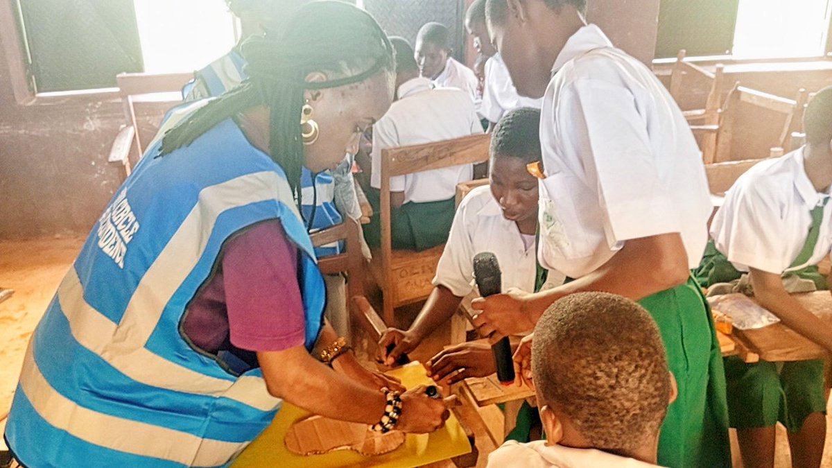 Preshi_Pee's tweet photo. The first phase of #MyCycleMyConfidence Project implemented at Owode Senior High School, Ogun state Nigeria on  6/6/2024.
50girls were trained on making reusable sanitary pads. 
Ensuring #APeriodFriendlyWorld
#MenstrualHygieneManagement
#GirlsEducationMatters #PreshipeeInitiative https://t.co/xUfDqwpyuX