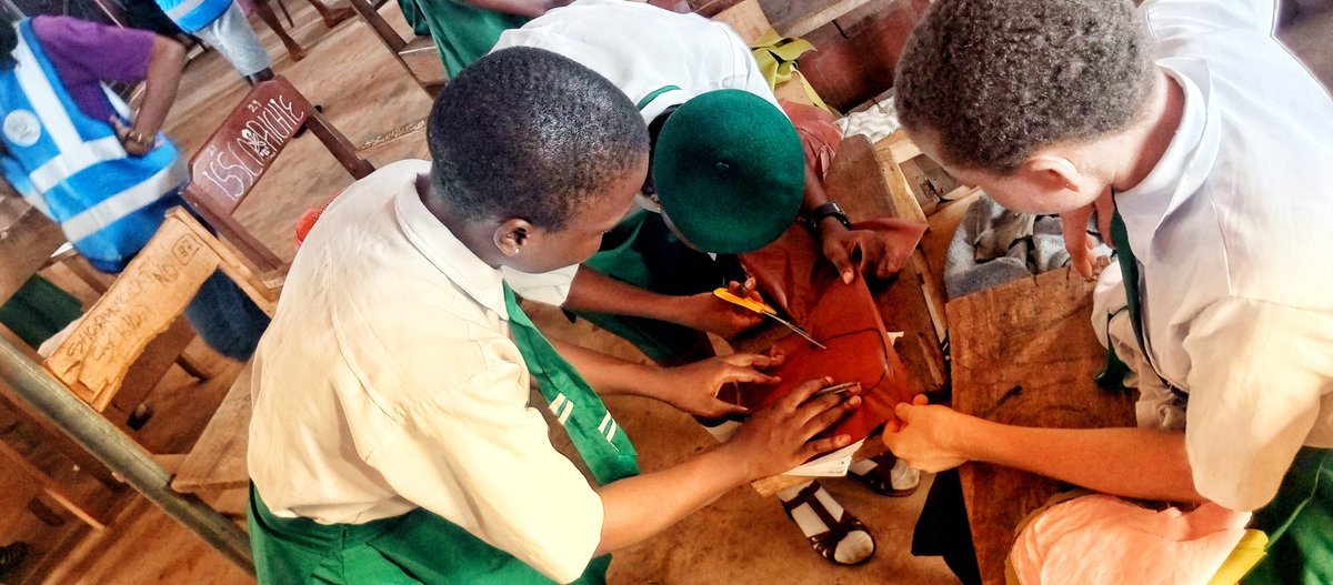 Preshi_Pee's tweet photo. The first phase of #MyCycleMyConfidence Project implemented at Owode Senior High School, Ogun state Nigeria on  6/6/2024.
50girls were trained on making reusable sanitary pads. 
Ensuring #APeriodFriendlyWorld
#MenstrualHygieneManagement
#GirlsEducationMatters #PreshipeeInitiative https://t.co/xUfDqwpyuX