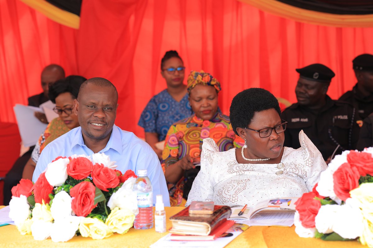 UgandaCRNN's tweet photo. The State Minister in Charge of Children &amp; Youth Hon. @BalaamAteenyiDr , The Minister for @Mglsd_UG Hon.@BettyAmongiMP  and the state Minister for Education Hon. @MorikuJoyce have today celebrated #DAC2024 together with the children in Kiryandongo District. https://t.co/Pz4ah7Lp5Z