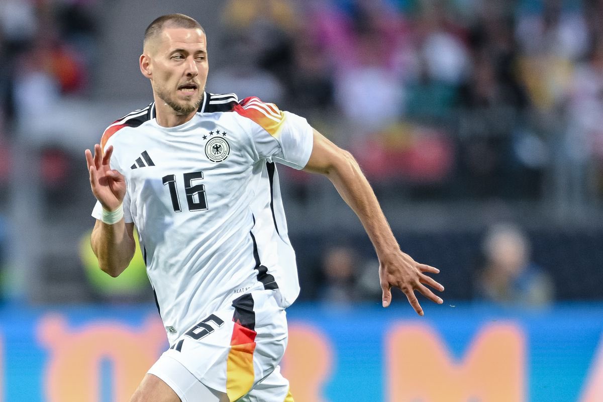 🚨(🌖) | <a href="/BILD/">BILD</a>: Liverpool have made contact to sign <a href="/VfB/">VfB Stuttgart 1893</a> star Waldemar Anton (27) this summer. The centre-back has a £19M release clause that can be triggered this summer ☎️✅

↪️ Borussia Dortmund &amp; Bayer Leverkusen are also battling for his signature.